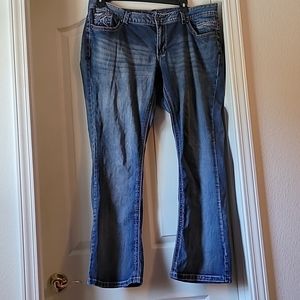 Ariya Bootcit Jeans